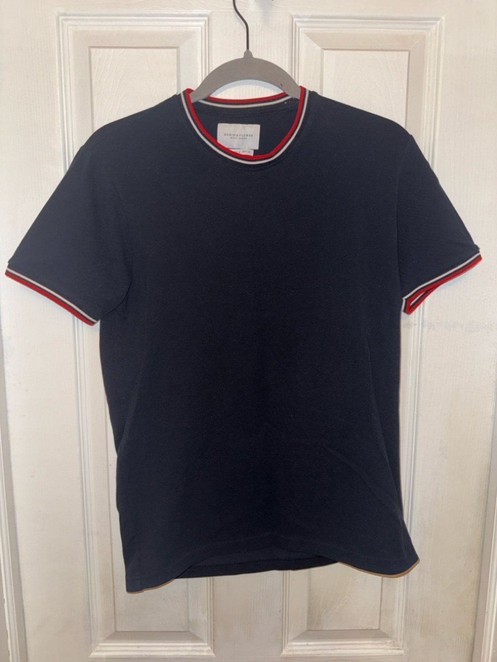 Men's Black Short-Sleeve Denim & Flower T-Shirt with Red & White Trim Size Small